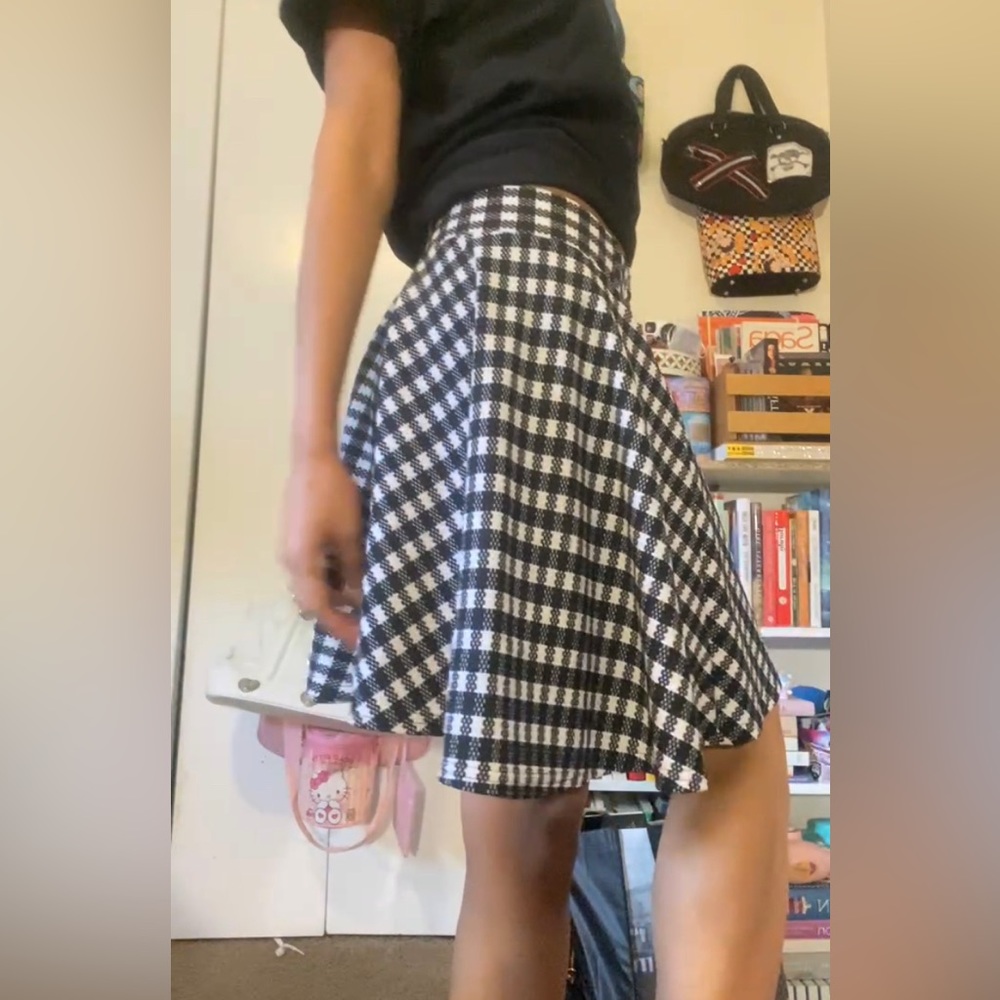 Flowy gingham skater/circle skirt with fitted elastic waistband